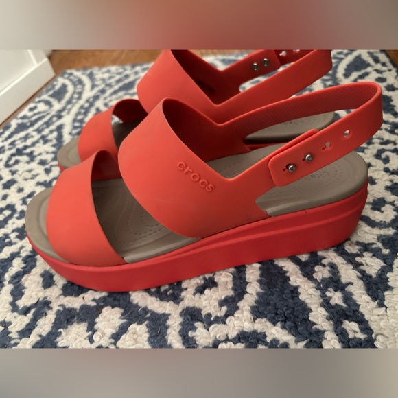CROCS Women's Bold Red Sandals - Picture 2 of 3